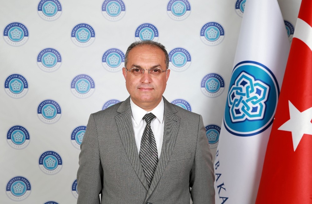 Prof. Dr. Ali Kahraman: 