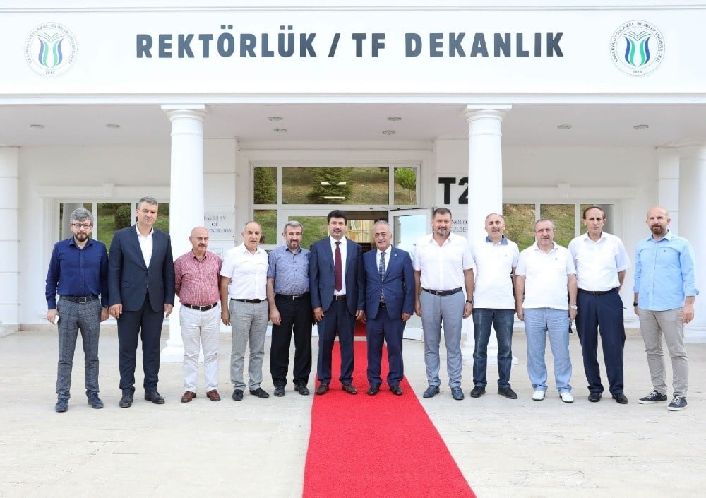 Prof. Dr. Çomaklı, Sakarya’da çeşitli ziyaretlerde bulundu 