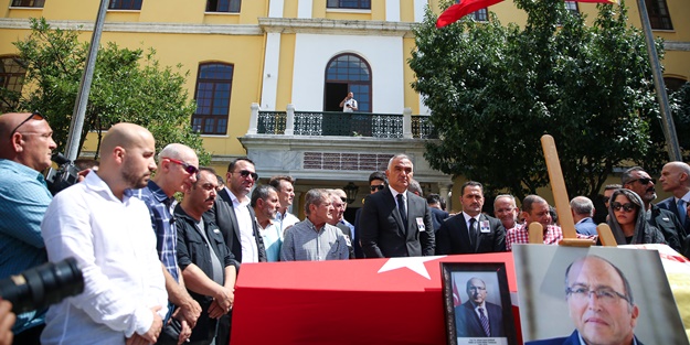 Prof. Dr. Haluk Dursun son yolculuğuna uğurlanıyor