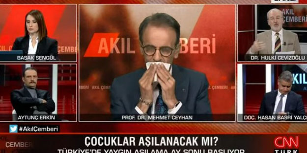 Prof. Dr. Mehmet Ceyhan canlı yayında rahatsızlandı