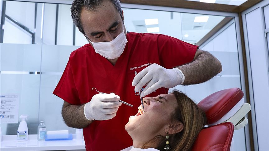 Prof. Dr. Murat Akkocaoğlu: Uzun süreli ağız gargarası kullanımı mantara sebep oluyor