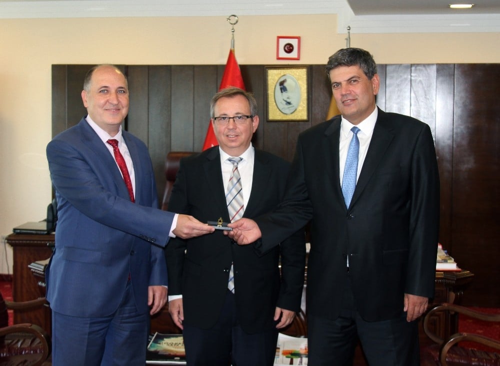 Prof. Dr. Murat Yurtcan, Trakya Üniversitesi rektör yardımcılığı görevini devraldı 