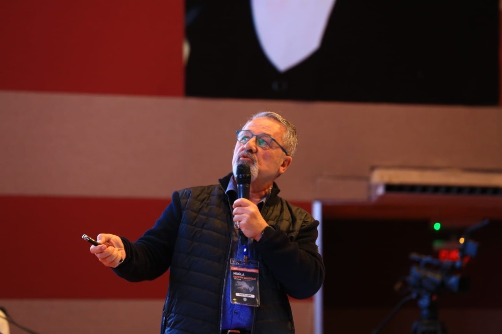 Prof. Dr. Naci Görür: 