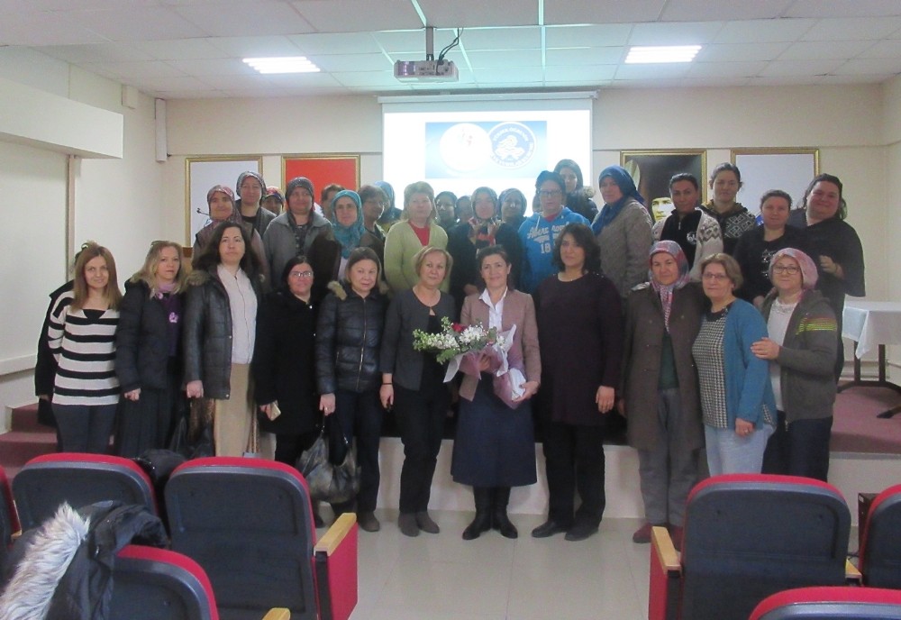 Prof. Dr. Özerdoğan’dan yurt personeline “Kadınlarda Üreme Sağlığını Koruyucu Uygulamalar” semineri 