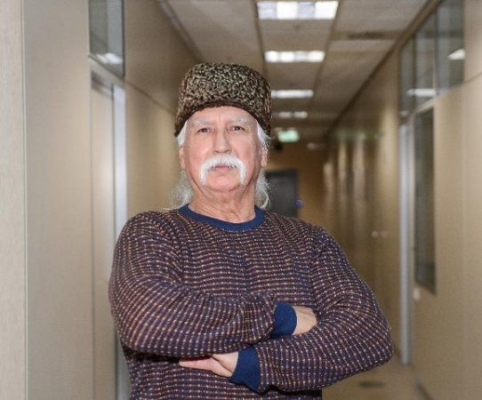 Prof. Dr. Şener Üşümezsoy: 