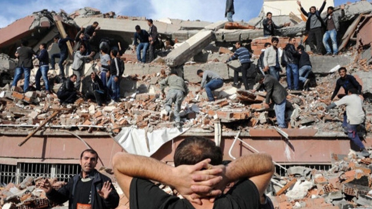 Prof. Dr. Şerif Barış açıkladı: Depreme dayanıksız binalar Kocaeli’yi nasıl etkileyecek?