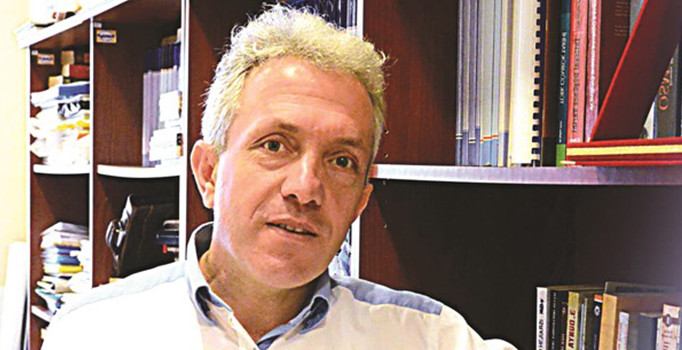 Prof. Dr. Sofuoğlu: Pokemon Go oynuyorsunuz, ülkenizi satıyorsunuz