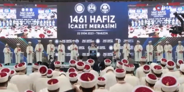 Prof. Erbaş'tan yüreklere dokunan 'hafızlık' konuşması!