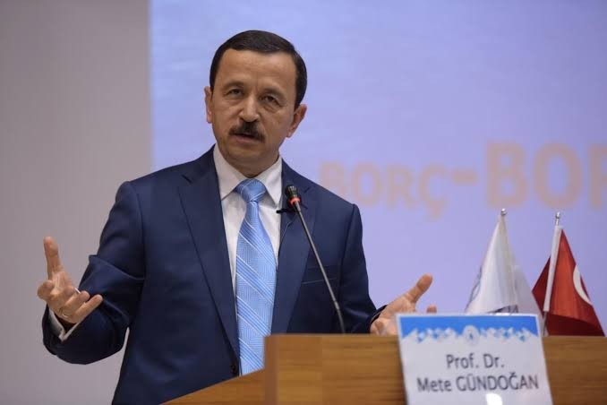 Prof. Gündoğan'dan o Doçent'e sert eleştiri: Küçük matematiksel testler...
