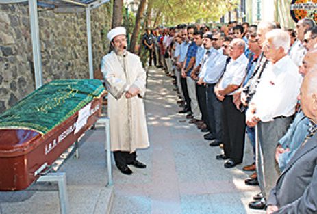 Prof. Cemal Sofuoğlu dualarla uğurlandı