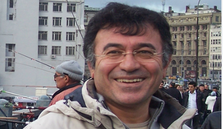 Profesör değil provokatör ‘Hamas’a karşı sokağa çıkın’