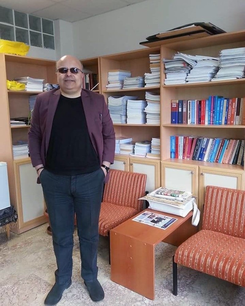 Profesör intihar etti 