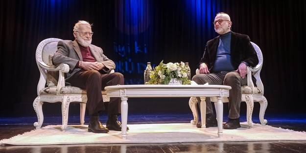 Profesörden gençlere çağrı: Sosyal medya ağlarını kapatın, Allah'ın verdiği mesajlara bakın