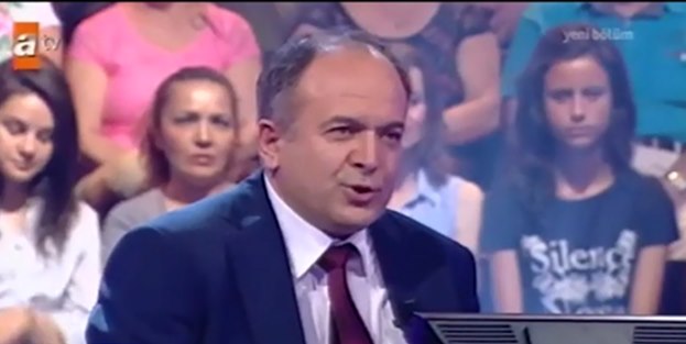 Profesörün elendiği soru şok etti!