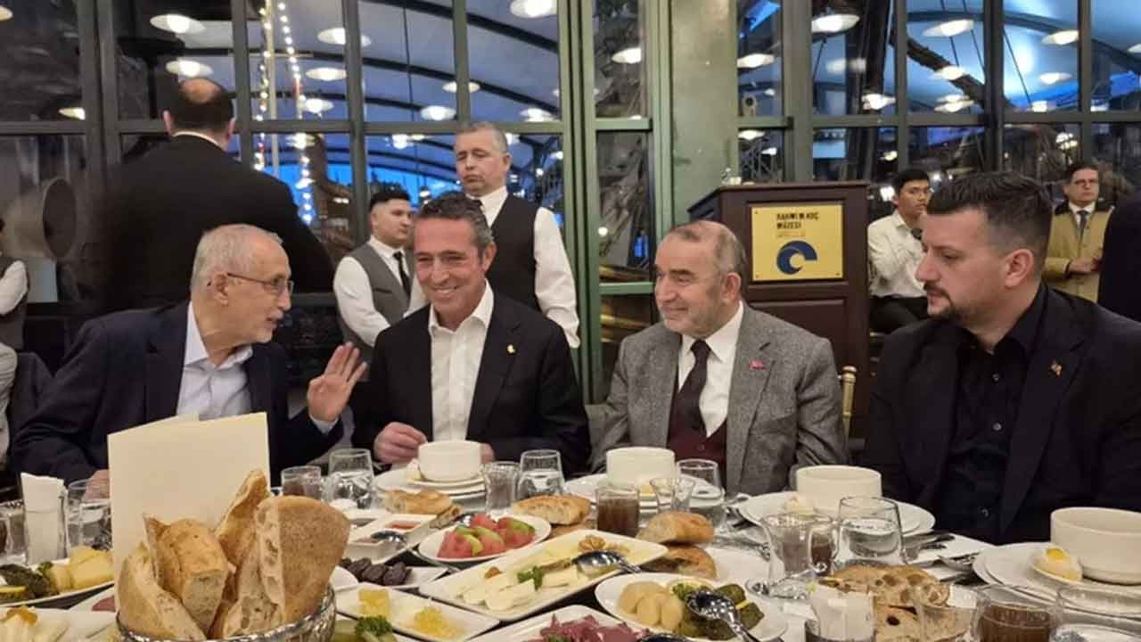 Programa İlim Yayma Cemiyeti de katıldı! Ali Koç'tan İmam Hatipli gençlerle iftar