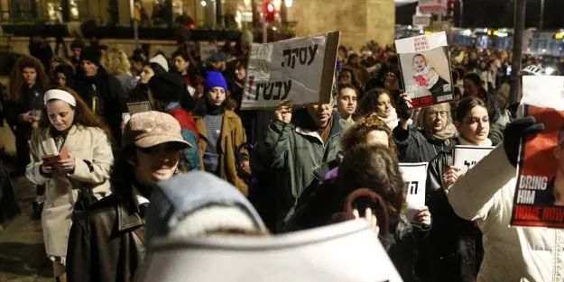 Protesto gösterisi: İsrailli esirlerin yakınları Netanyahu’ya soğuk duş...