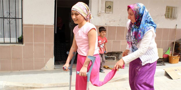 Protez bacağını göremeden hayatını kaybetti
