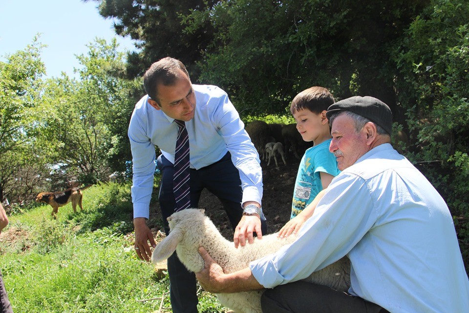 Protokol üyeleri yaylacıları ziyaret etti 