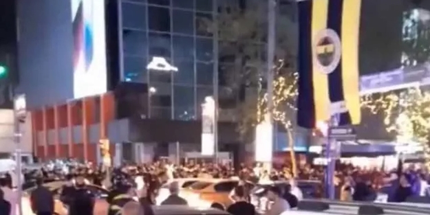 Provokasyona gelmeyin! Trabzonspor ile Fenerbahçe taraftarları arasında kavga çıktı