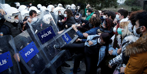 Provokatörler bu kez de Bursa'da sahneye çıktı: Polis, kargaşa çabasına geçit vermedi!