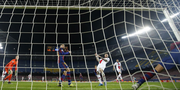 PSG deplasmanda Barcelona'yı parçaladı