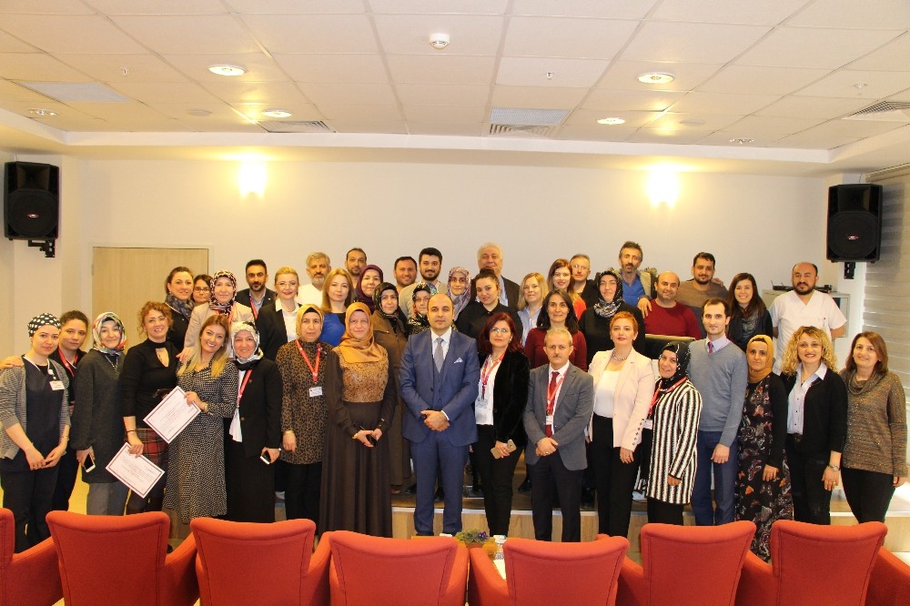 Psikiyatri hemşireleri belgelerini aldı 