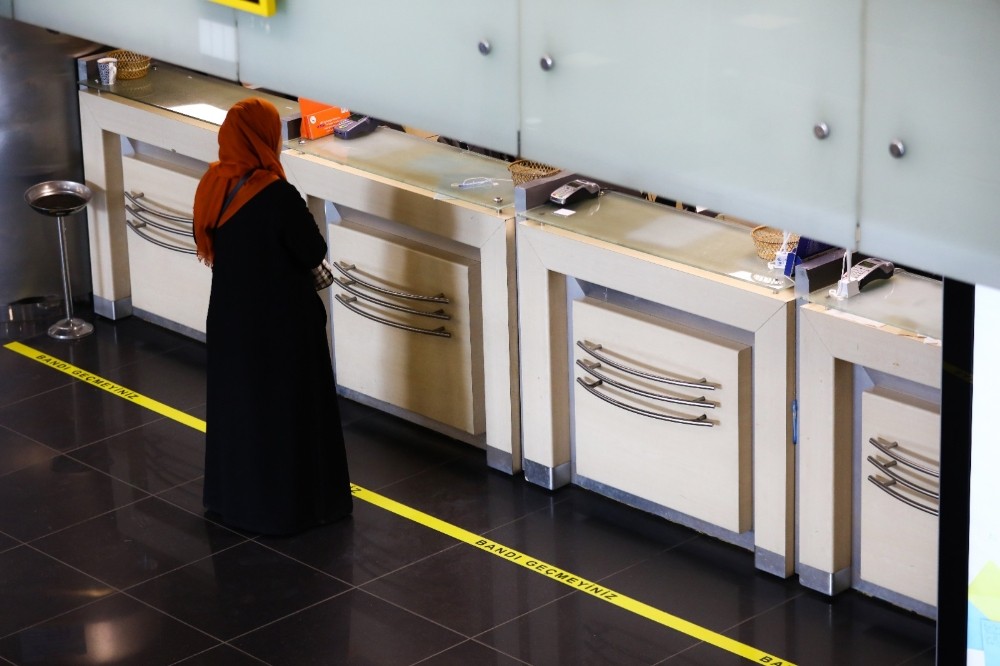 PTT’den sosyal mesafe kuralı uyarısı 