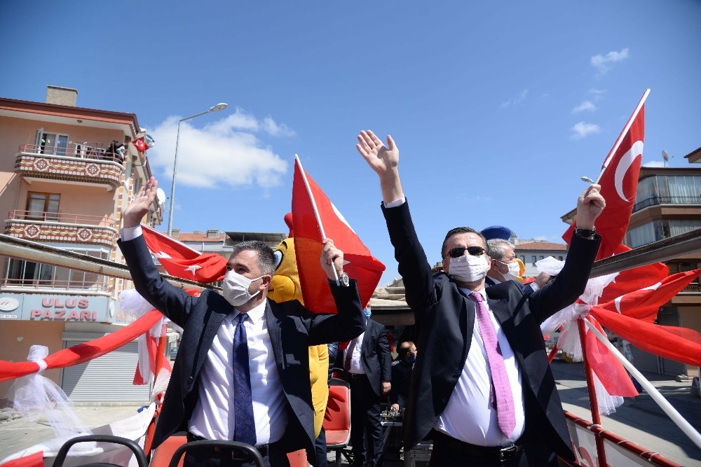 Pursaklar’ın balkonlarında bayram coşkusu 