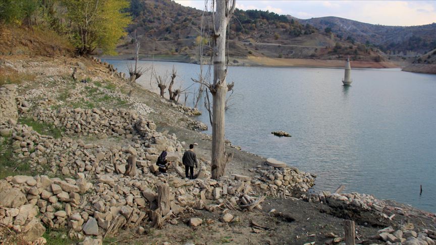 Pusat Özen Barajı Hafik Gölü'ndeki balıklara 'can suyu' olacak