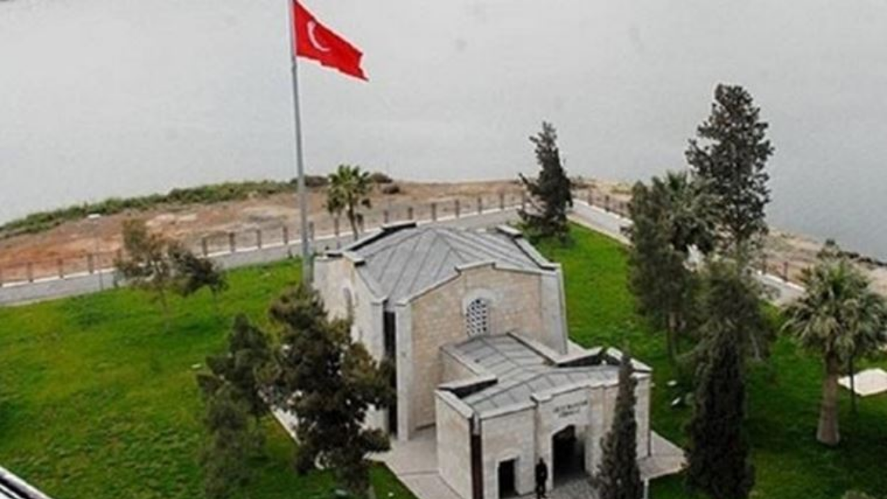 Puslu havaların istismarcıları suspus! Irkçı kafalarda Süleyman Şah Türbesi sessizliği