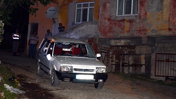 Pusu kurarak kına gecesi arabayı taradılar: 3 ölü