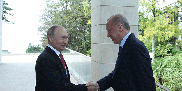 Putin, Erdoğan'ı kapıda karşıladı! Dikkat çeken anlar: Putin ısrar etti...