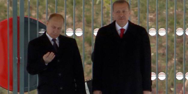 Putin kopya çekerken yakalandı