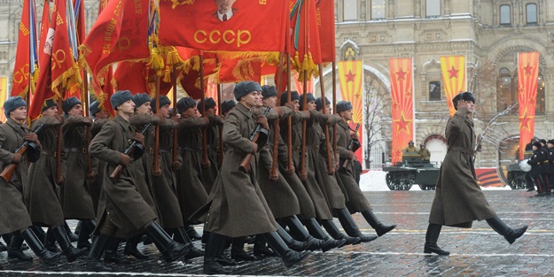 Putin resmen çıldırmış olmalı... Savaş esirlerini Kızıl Meydan'da yürütecek