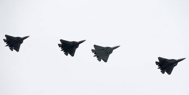 Putin salgın dinlemedi! Uçaklar havalandı