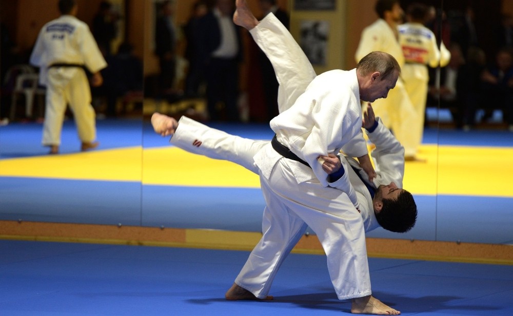 Putin Soçi zirvesinin ardından judo yaptı 
