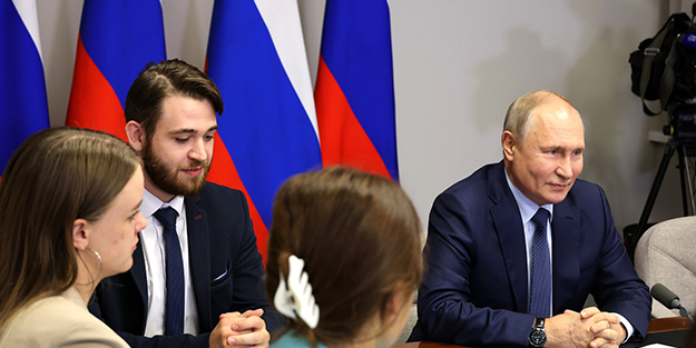 Putin Türkiye'deki projenin maliyetini yanlış söyledi! Fiyatı duyan yardımcısı hemen düzeltti