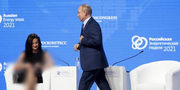 Putin'den canlı yayında şok hareket! Spiker buz kesti