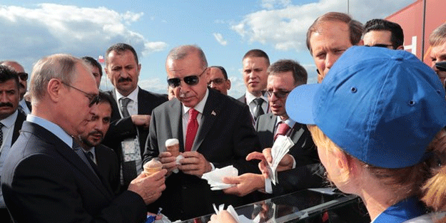 Putin'in arkasındaki gizemli kadın! Dünya onu merak ediyor Gizemli kadın Erdoğan'a da...