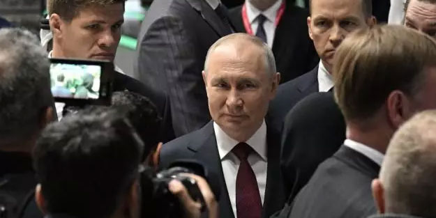 Putin'in yakın korumaları BAE heyetini göz hapsine aldı