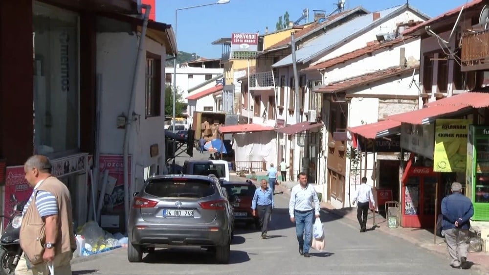 Pütürgeliler, deprem konutlarının biran önce bitmesini bekliyor 
