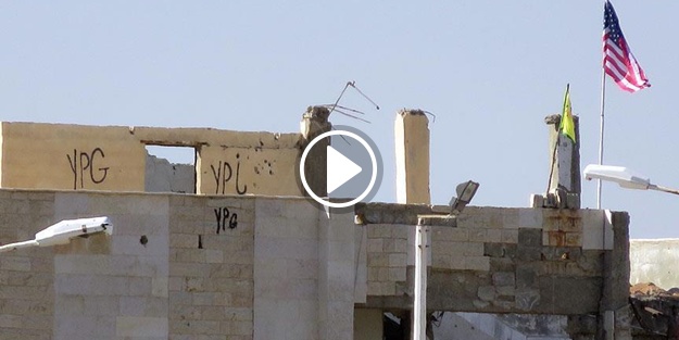 Terör yuvasındaki ABD bayrağı yerinde duruyor