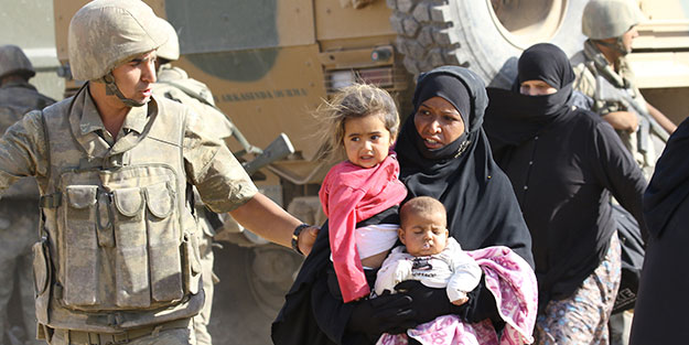 PYD, Rakka’da halkı göçe zorluyor