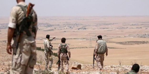 PYD/YPG kendi mevzilerini yıkarak çekiliyor