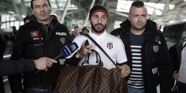 Quaresma'yı iki polis zor kurtardı!