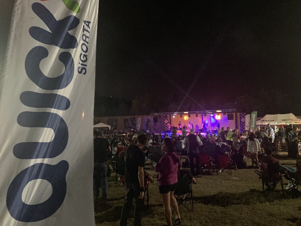 Quick Sigorta Q Truck ile Kuşadası Motosiklet Karnavalı’na renk kattı 