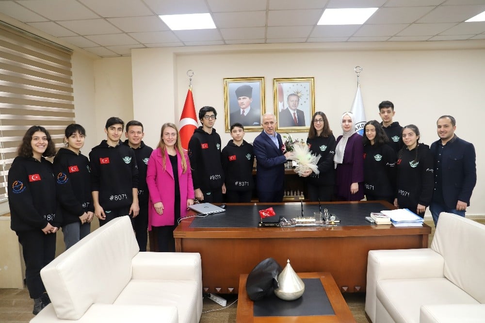 R3D3 robot takımından Gültak’a ziyaret 