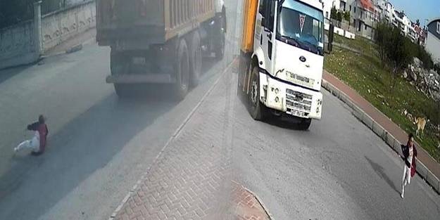 Rabia Kallı hayatını kaybetti, minik Mahra yoğun bakımda! Başıboş köpek terörüne tepkiler çığ gibi büyüyor! #Katil5199