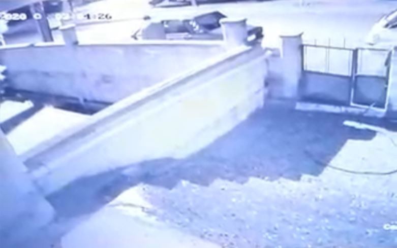 Rahat tavırlı hırsızlık şüphelisi kameraya yakalandı 
