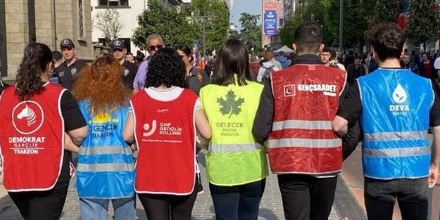 Rahmetli Erbakan bu 'cicişlikleri' görse ne derdi acaba? Saadet Partisi'nde sekülerizm pozları tam hız!